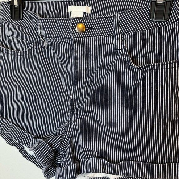 H&M Navy Blue and White Striped Shorts Size 4 - Picture 3 of 5